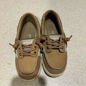Girls Sperry shoes. Gently used but in great condition.